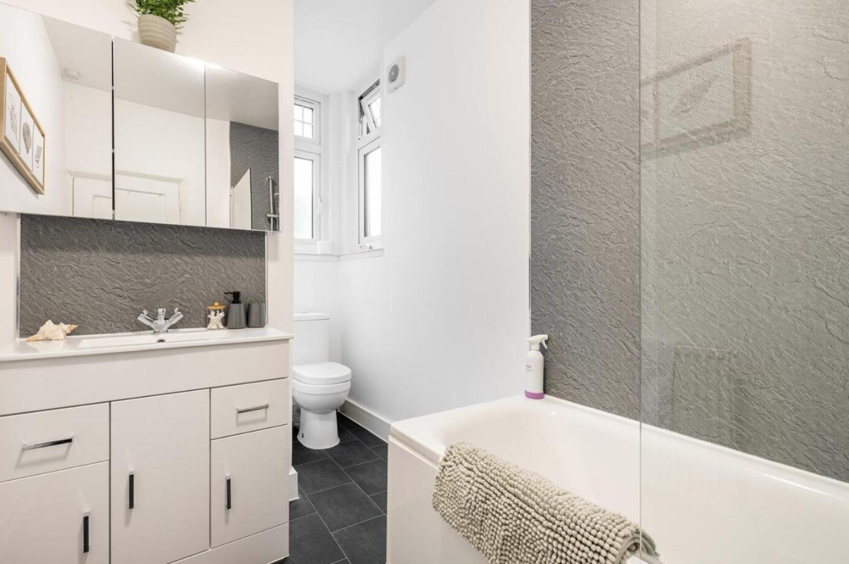 Beautiful 1-bed With Garden In London