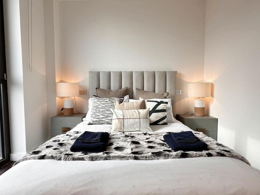 Luxurious And Spacious Near Us Embassy * London