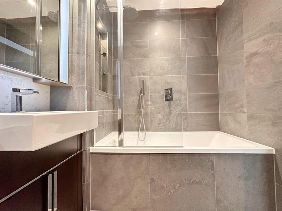 Apartment Luxurious And Spacious Near Us Embassy London
