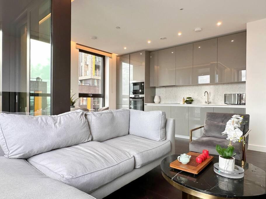 Luxurious And Spacious Near Us Embassy Apartment London