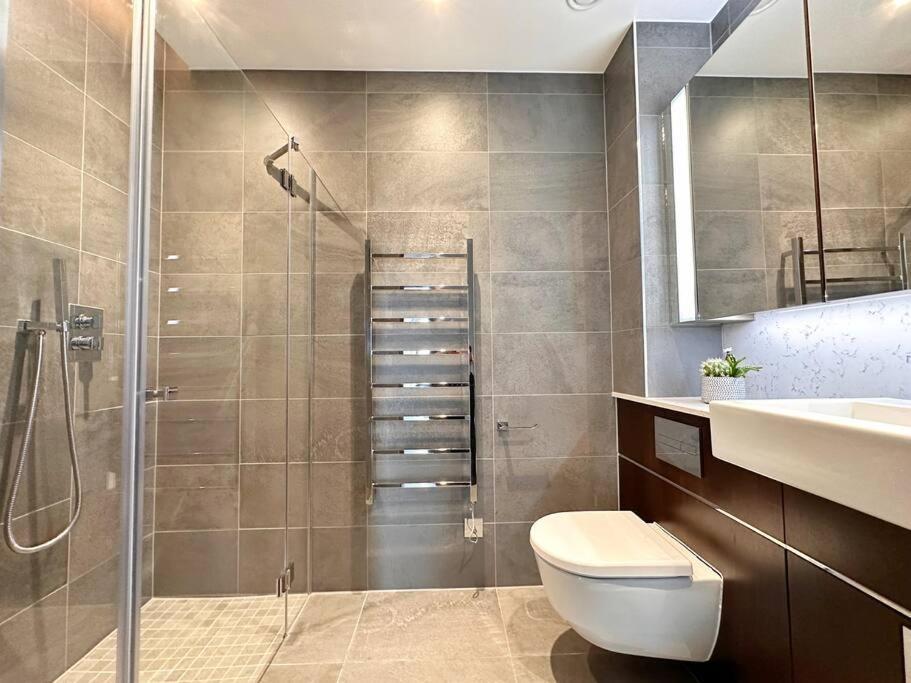 Luxurious And Spacious Near Us Embassy Apartment *