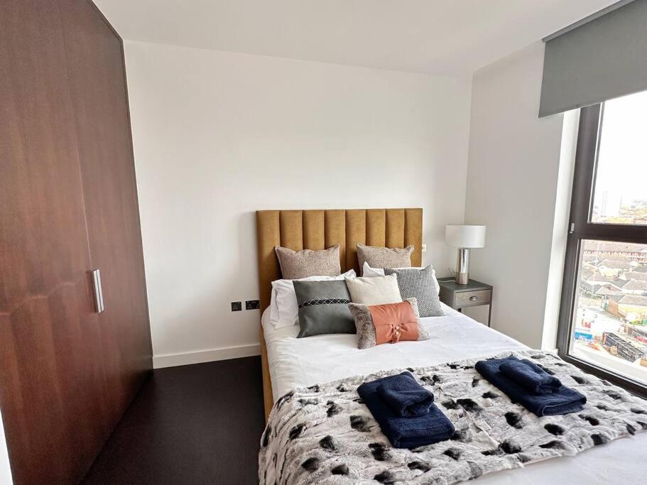 Luxurious And Spacious Near Us Embassy Apartment London