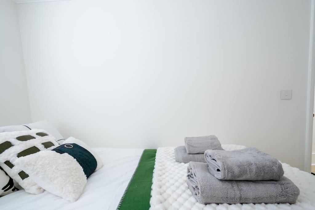 Luxury 3brs House In The Heart Of Victoria * London
