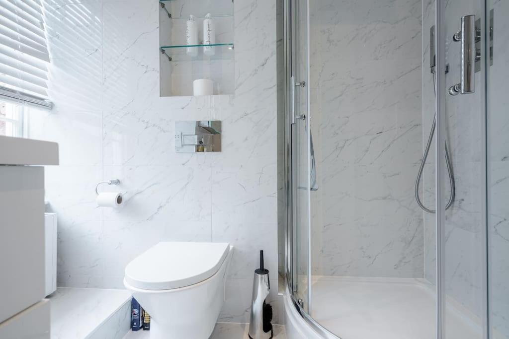 Luxury 3brs House In The Heart Of Victoria *