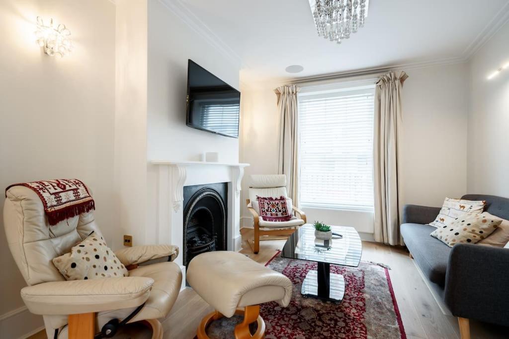 Luxury 3brs House In The Heart Of Victoria Villa *