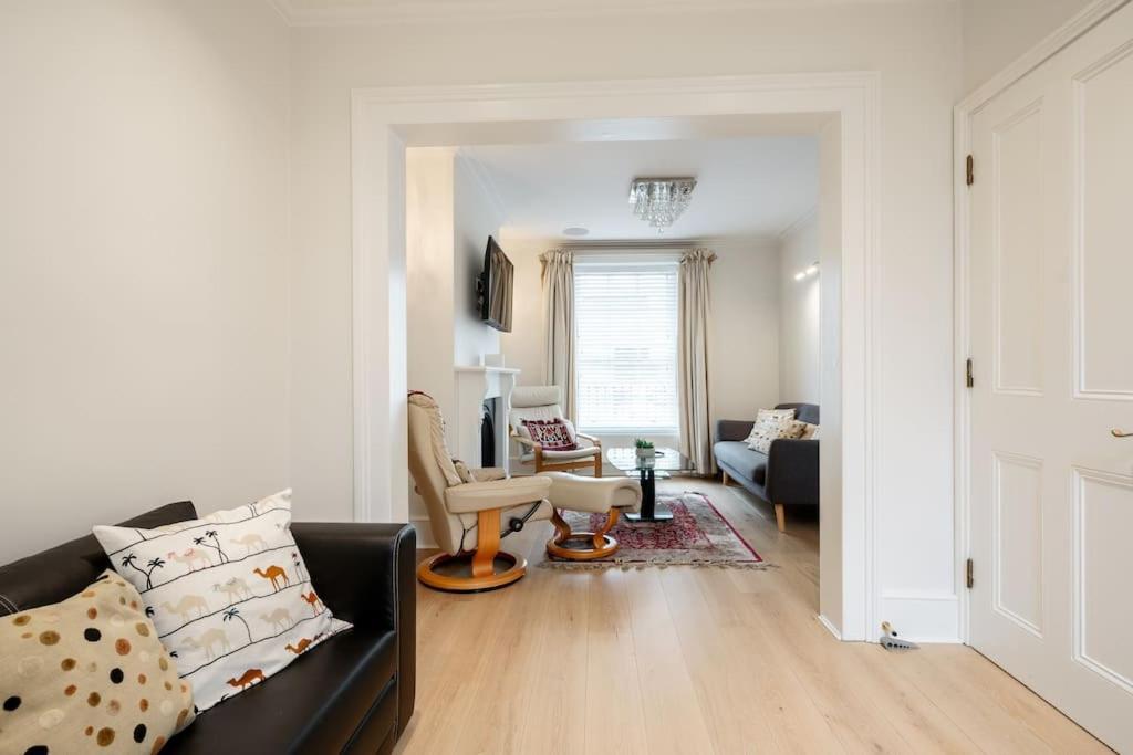 Villa Luxury 3brs House In The Heart Of Victoria