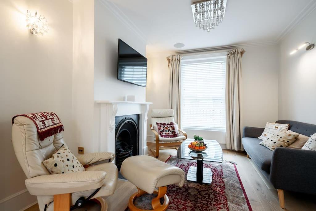 Villa Luxury 3brs House In The Heart Of Victoria *