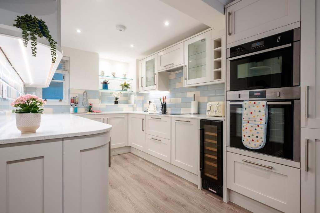 Villa Luxury 3brs House In The Heart Of Victoria *