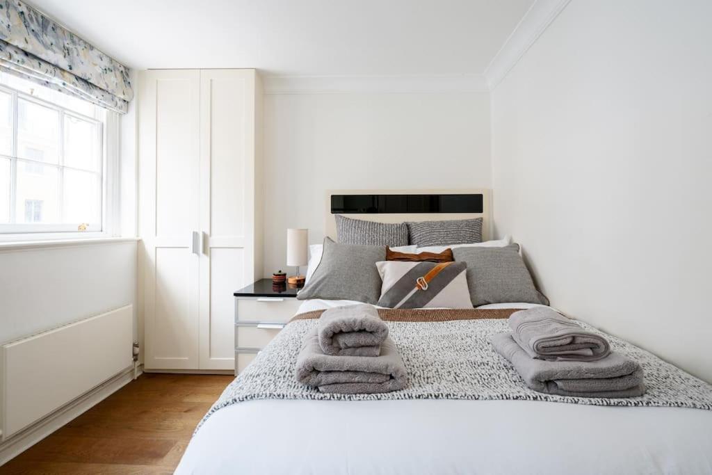 Villa Spacious, Bright & Cosy ~ Ideal Victoria Location! London