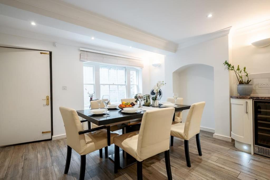 Pousada Spacious, Bright & Cosy ~ Ideal Victoria Location! *