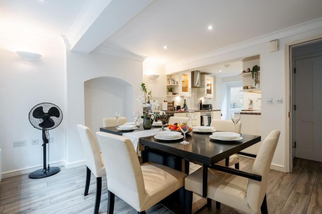 Pousada Spacious, Bright & Cosy ~ Ideal Victoria Location!
