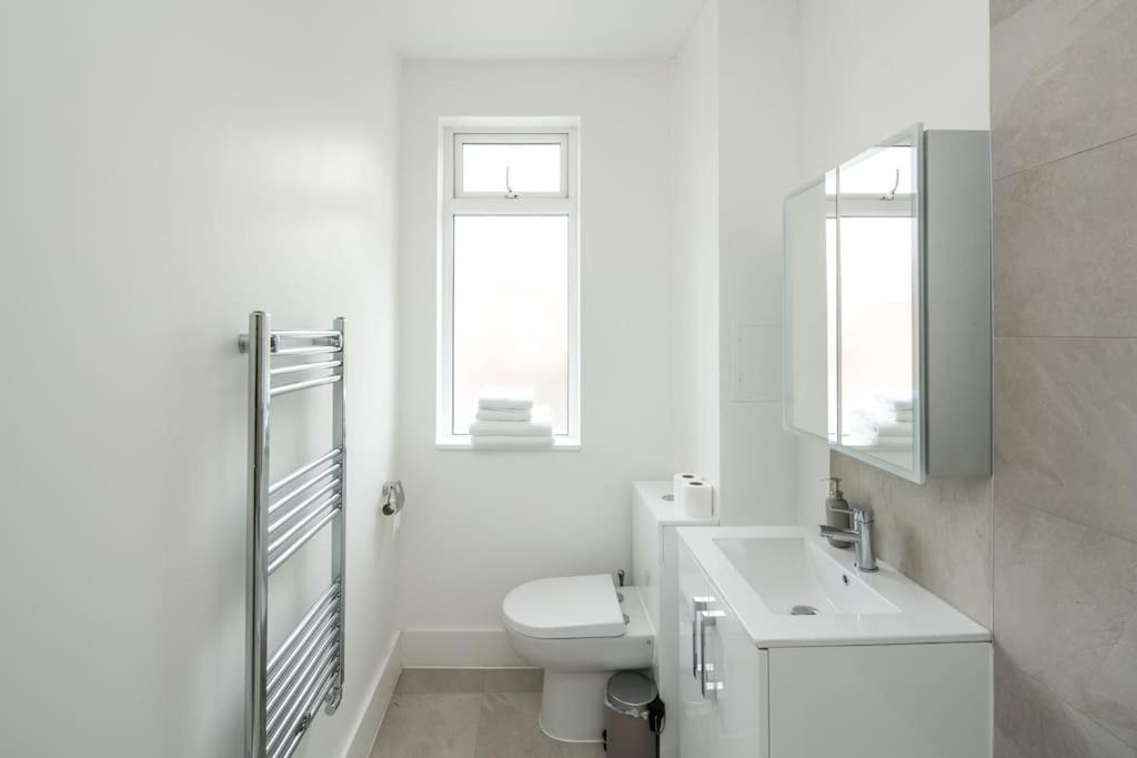 Apartment 1 Bedroom Flat In Barons Court