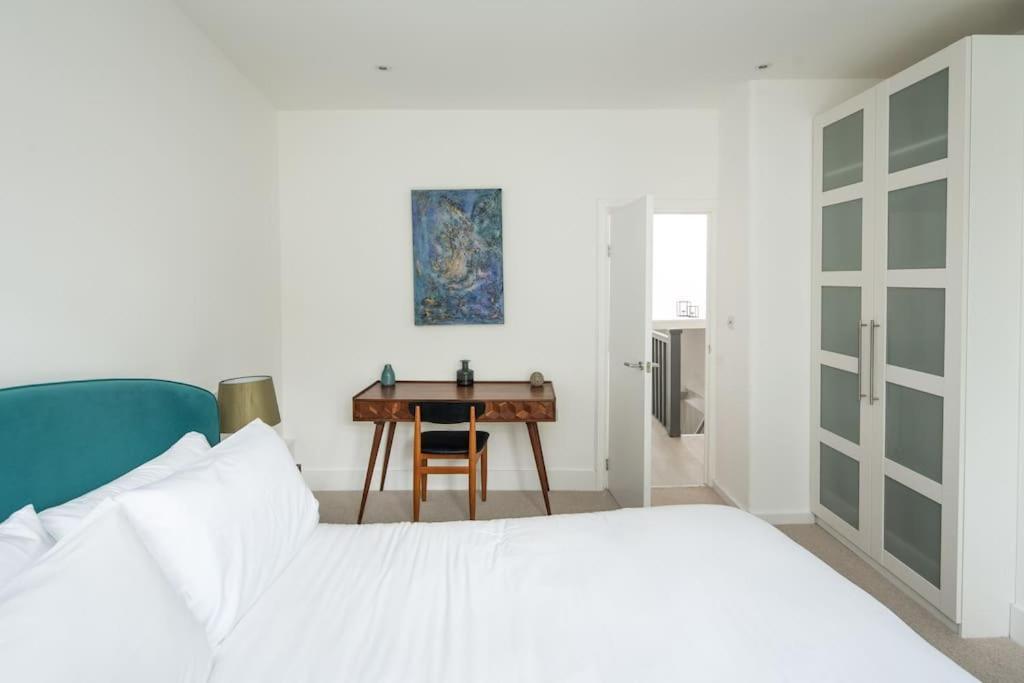 Apartment 1 Bedroom Flat In Barons Court