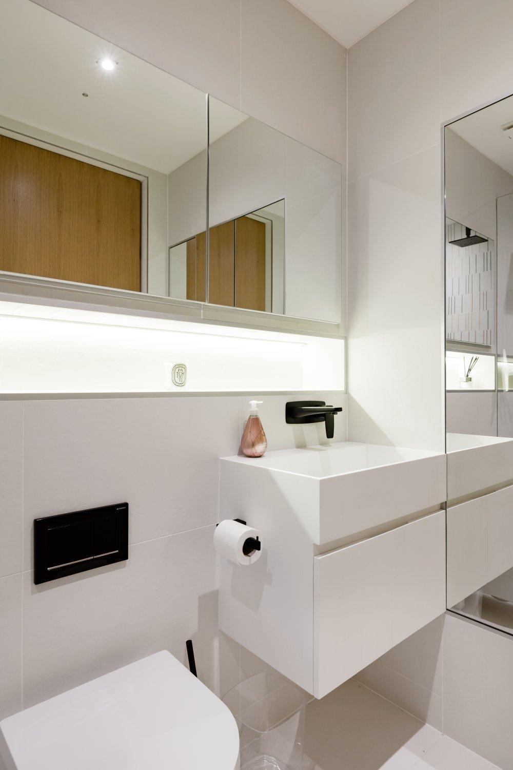 Modern & At Charing Cross Apartment