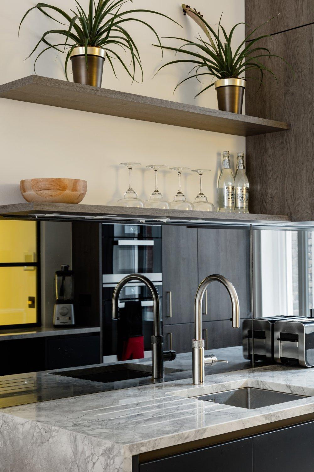 Modern & At Charing Cross Apartment *