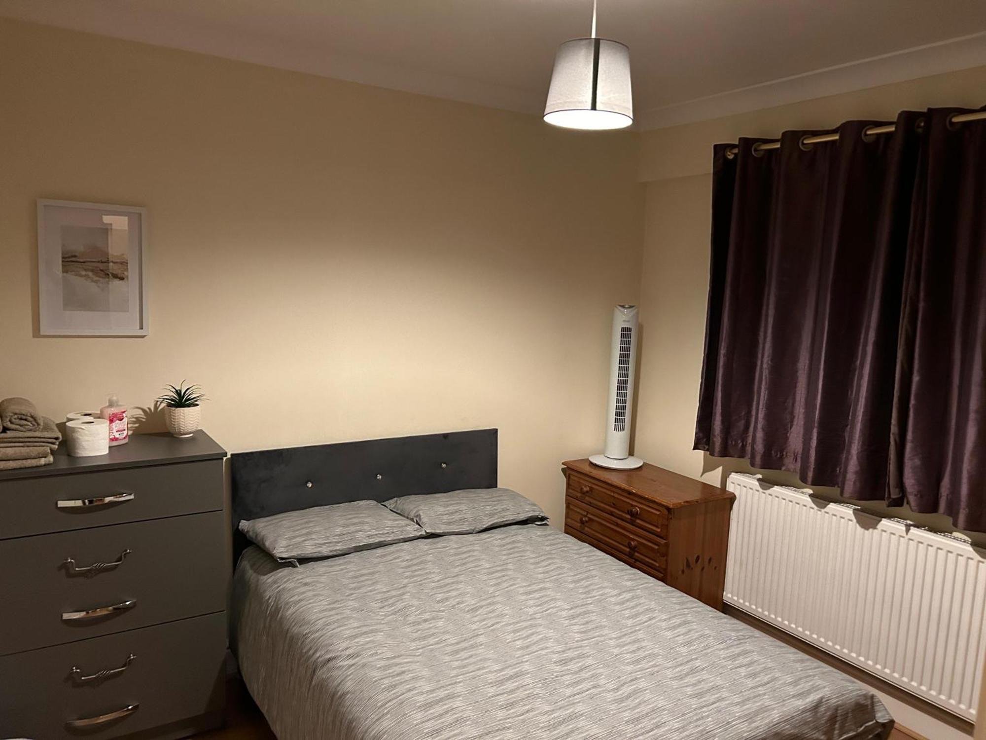 Guest house Sw17 7ls