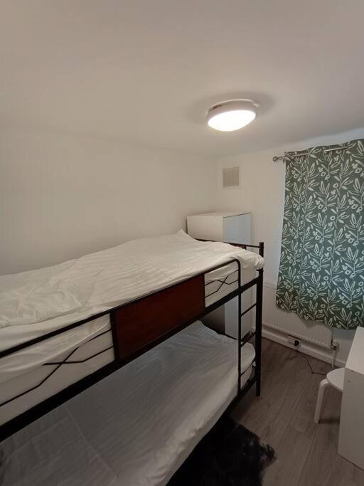 Apartment Spacious 3 Bed Flat Opp Springfield Park, Hackney.
