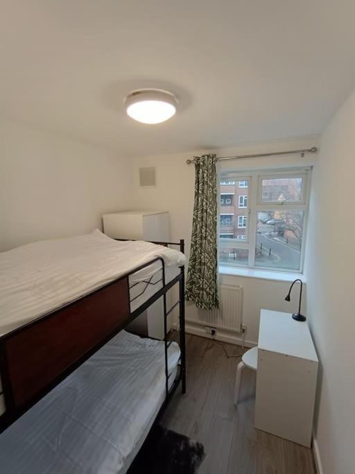 Apartment Spacious 3 Bed Flat Opp Springfield Park, Hackney. *