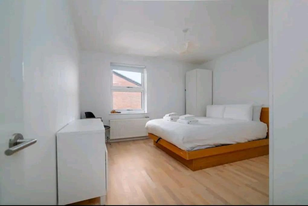 2 Bedroom Canal View, Near Kings Cross & Camden Ferienhaus
