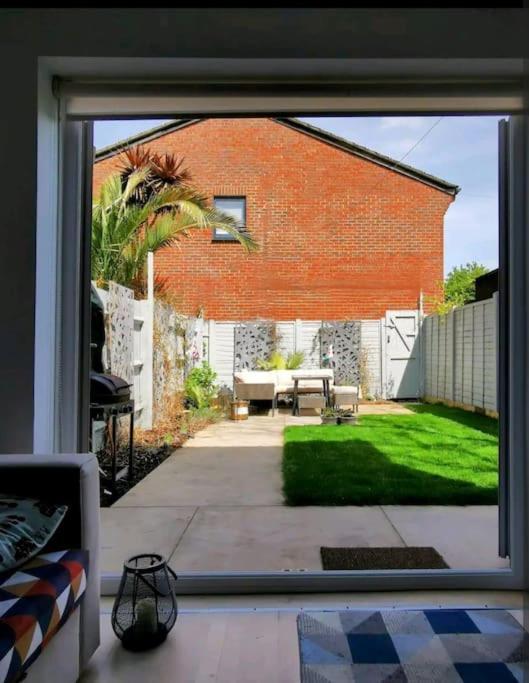 2 Bedroom Canal View, Near Kings Cross & Camden Ferienhaus London