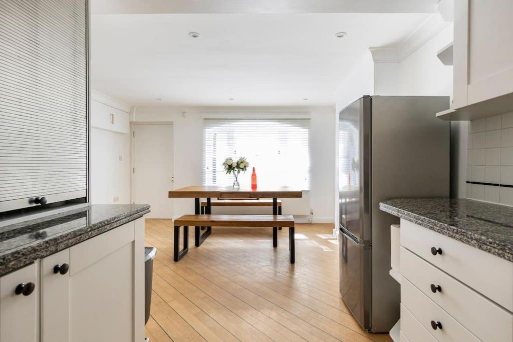 Historic Joseph Conrad House In Heart Of London! *