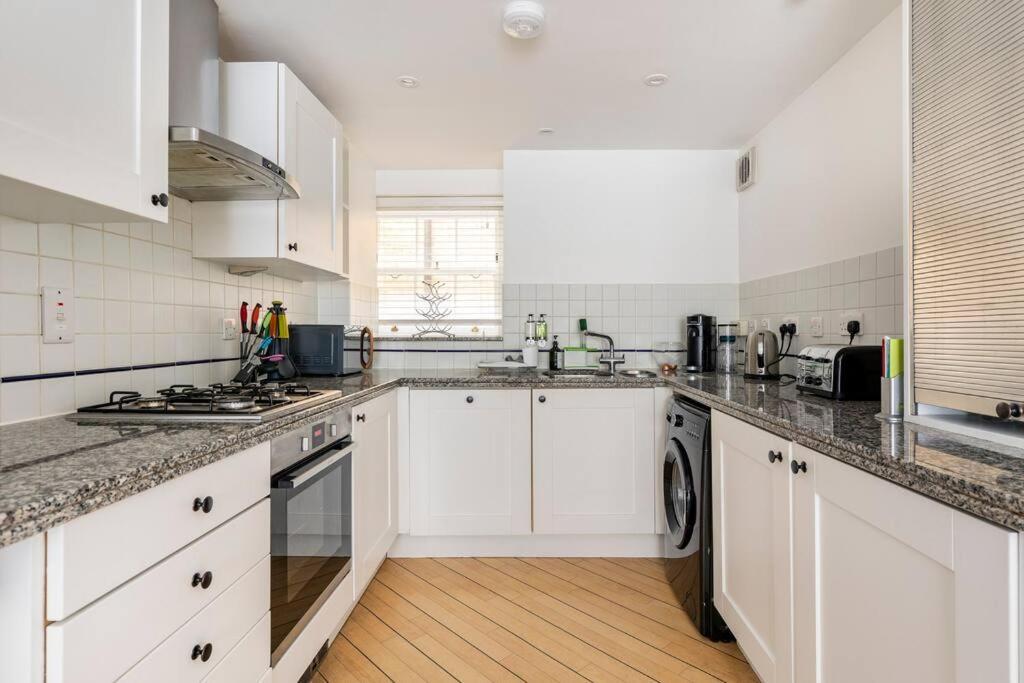 Historic Joseph Conrad House In Heart Of London! *