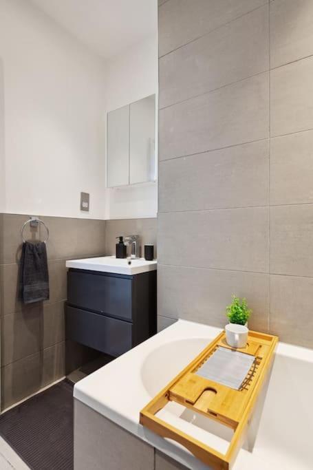 Luxury Urban Living - 1 Bdr * Londres