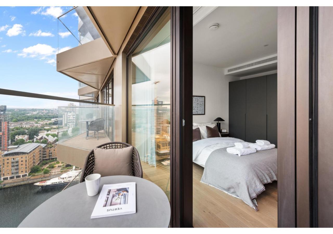 Elegant And Modern In Canary Wharf Right Next To Thames *