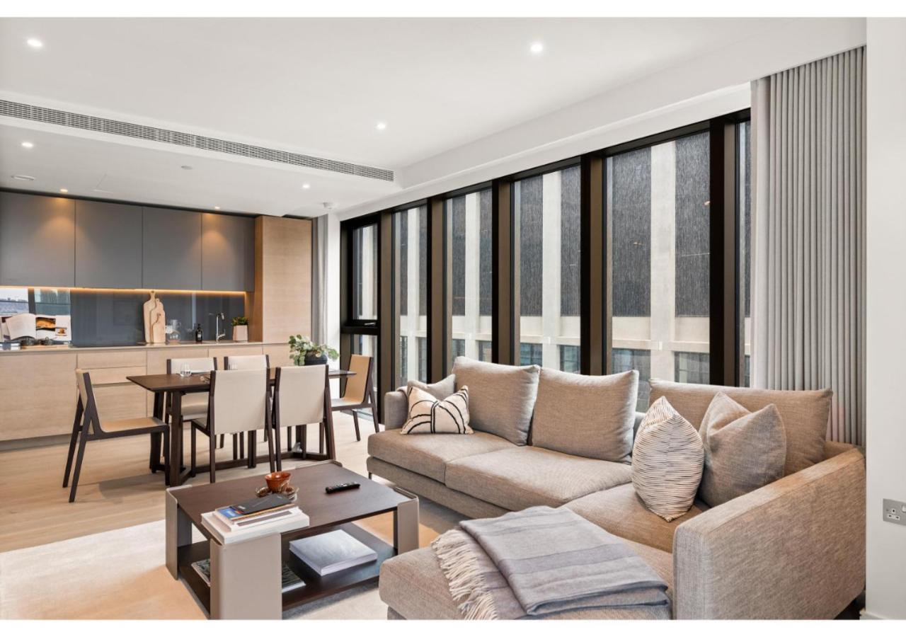 Elegant And Modern In Canary Wharf Right Next To Thames *