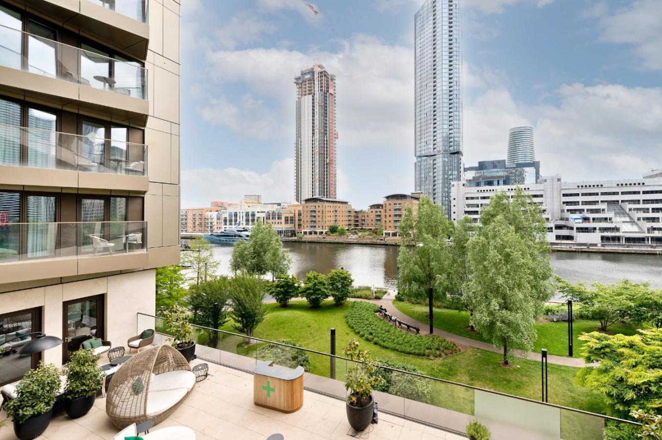 Elegant And Modern In Canary Wharf Right Next To Thames Londres