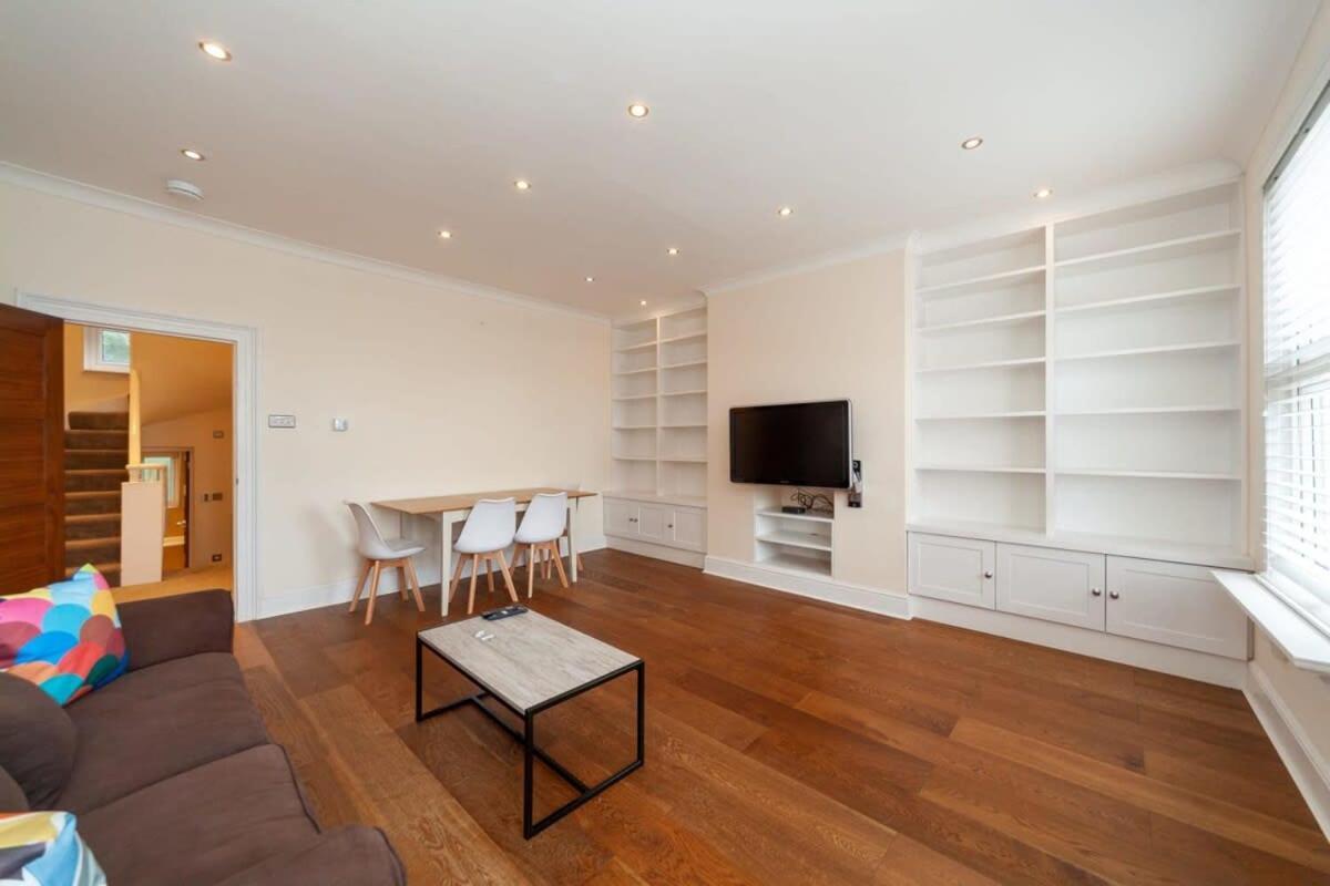 Spacious 2 Bedroom Maisonette In Stratford * Londres