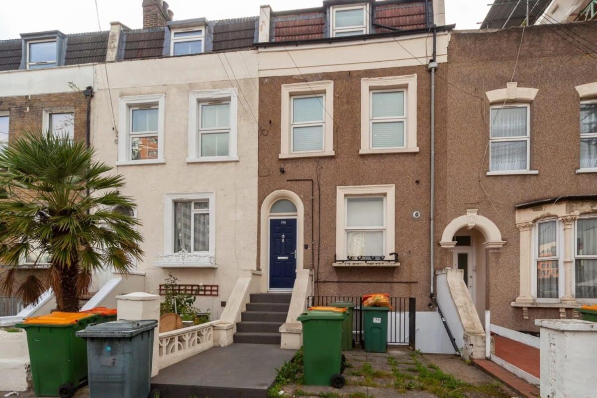 Spacious 2 Bedroom Maisonette In Stratford Apartment London