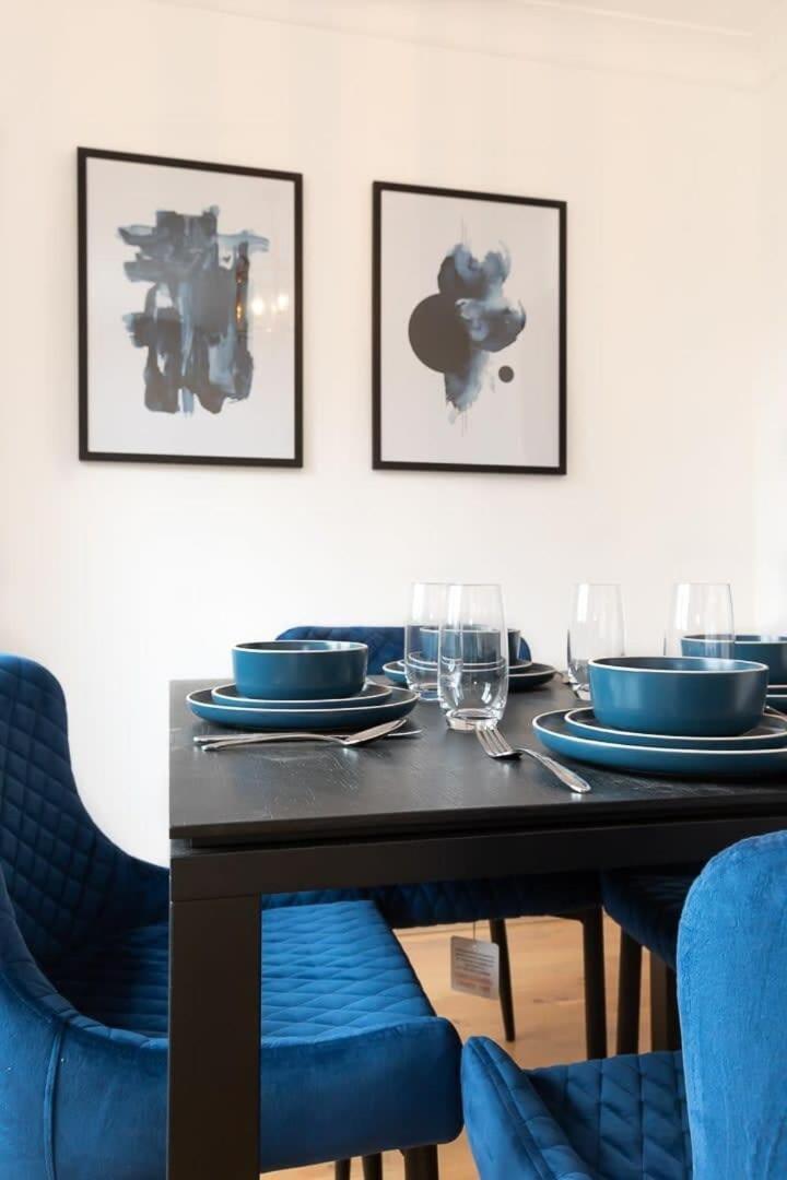 Spacious 1 Bed Mayfair With Balcony Apartment
