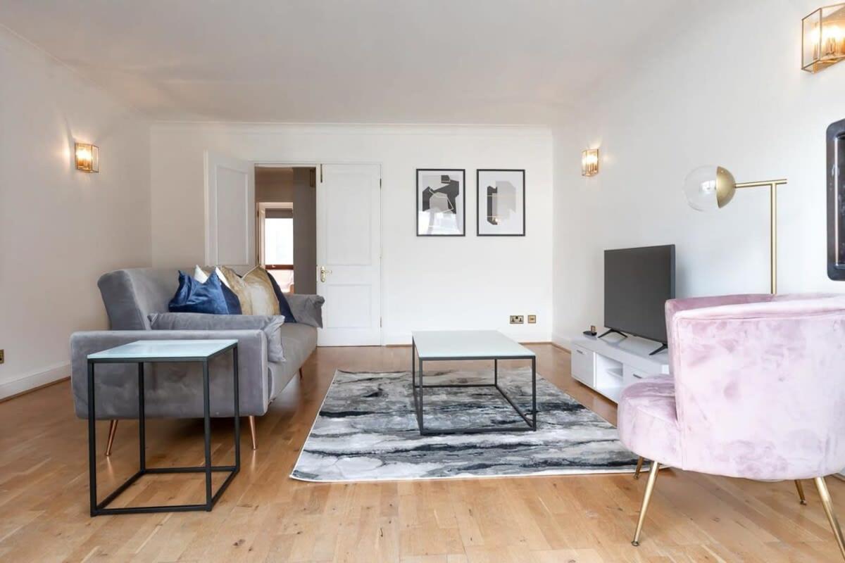 Spacious 1 Bed Mayfair With Balcony Apartment *