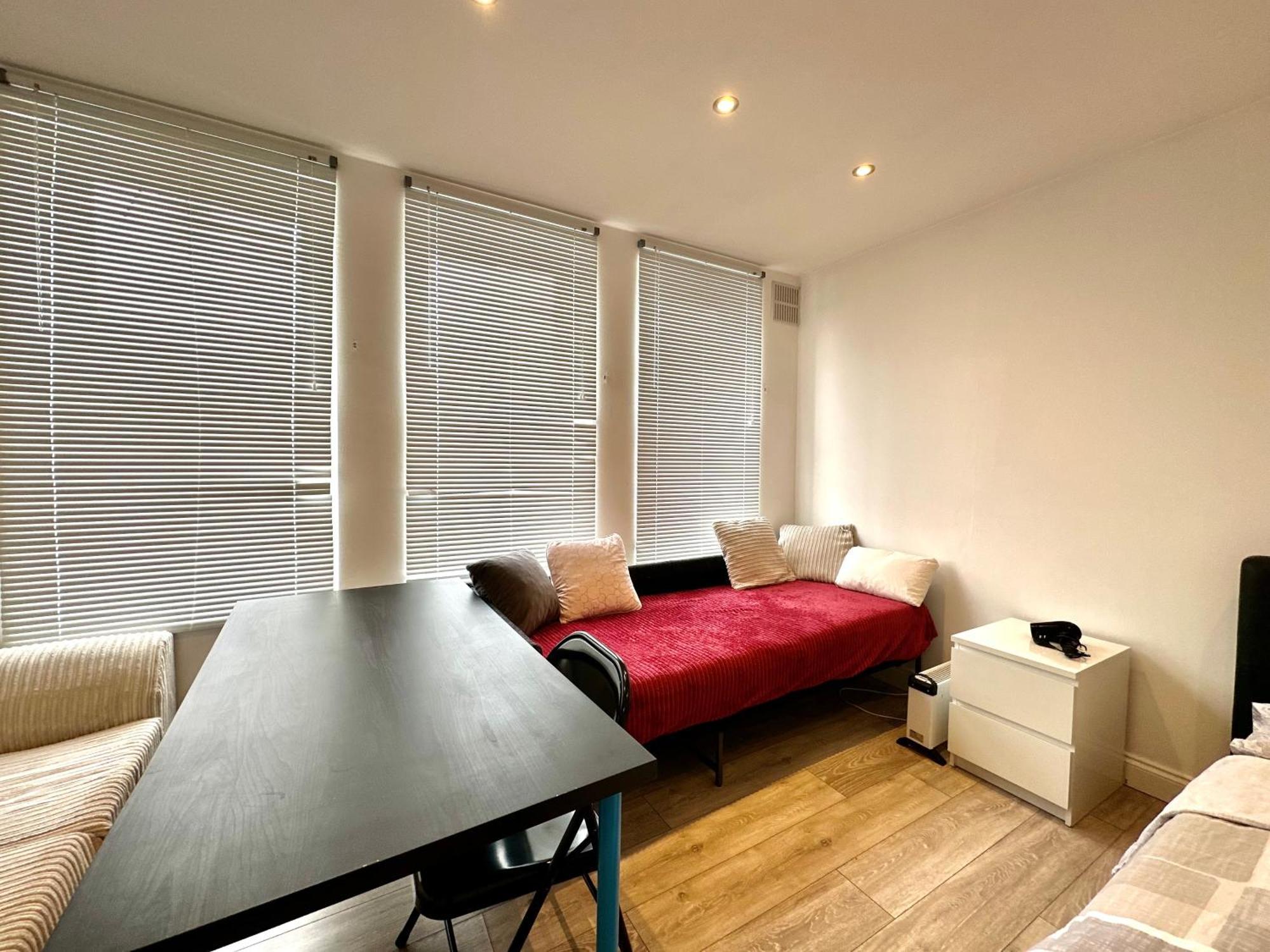2 Minutes From Oxford Street Private D London
