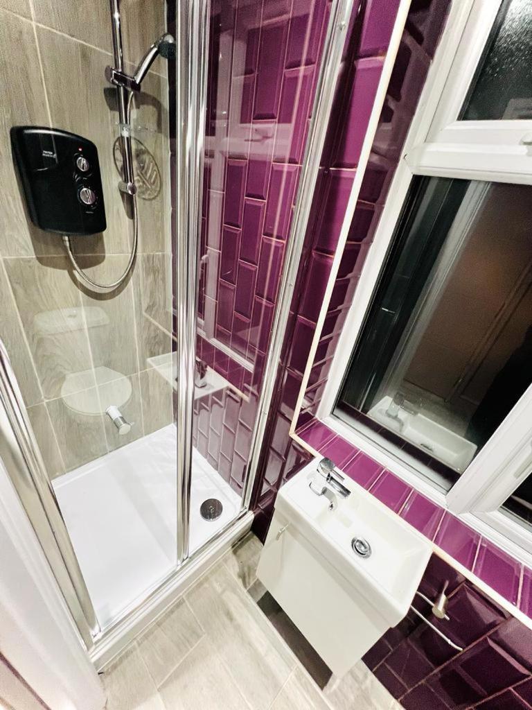 Crescent House Location Ensuites Great Value *