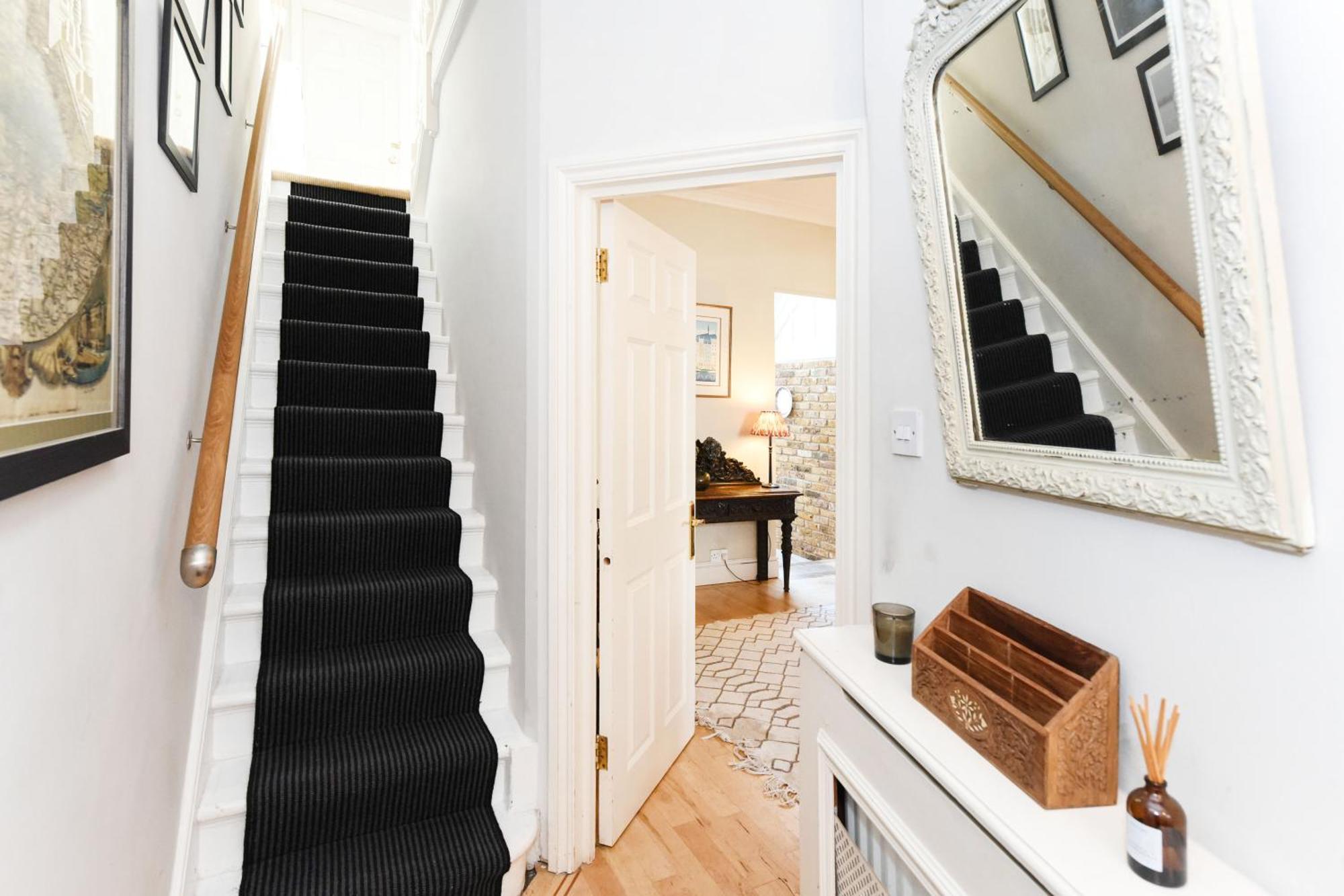 Ivy Glendarvon Street Pro-managed Apartment London