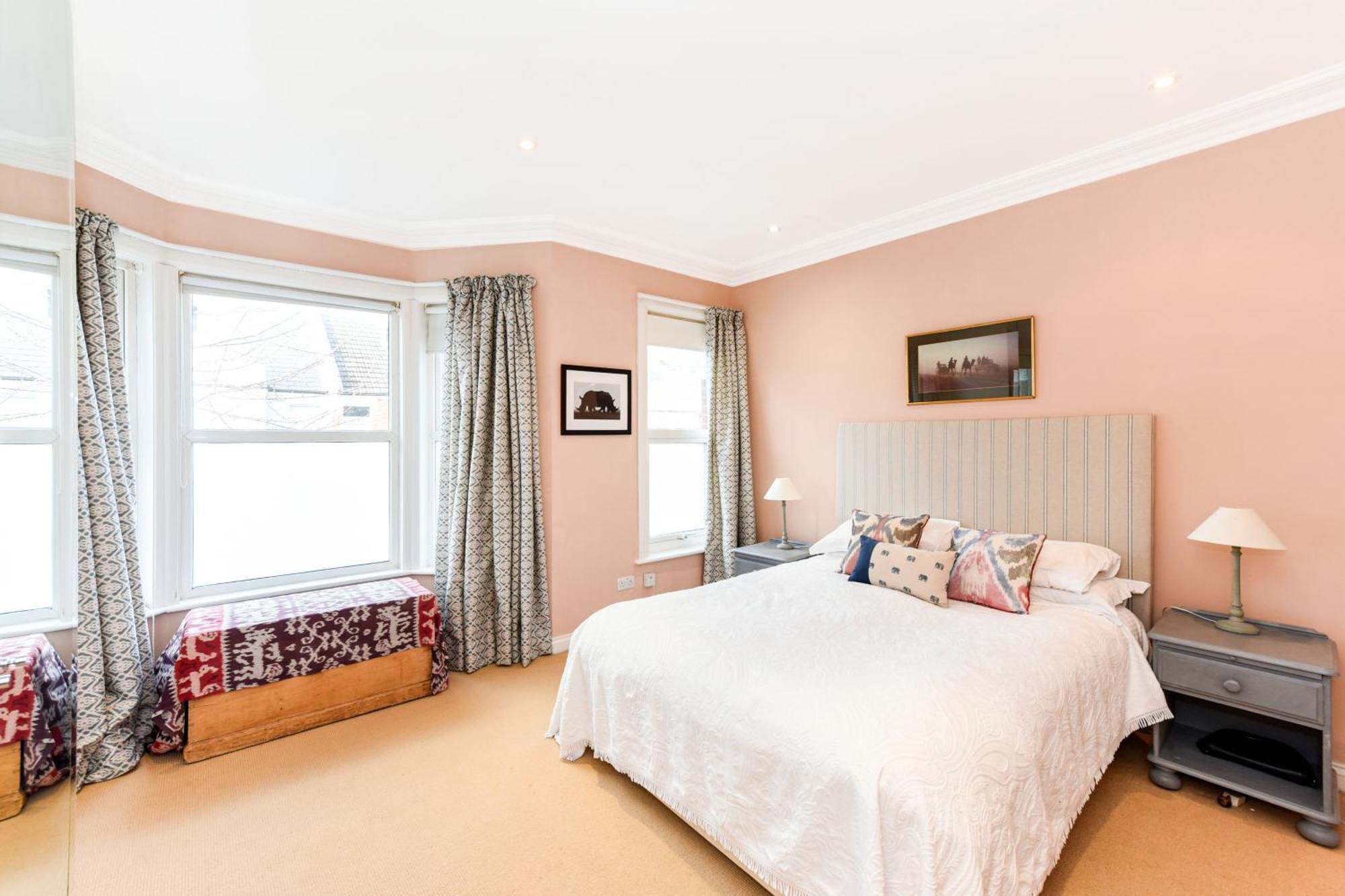 Ivy Glendarvon Street Pro-managed * London