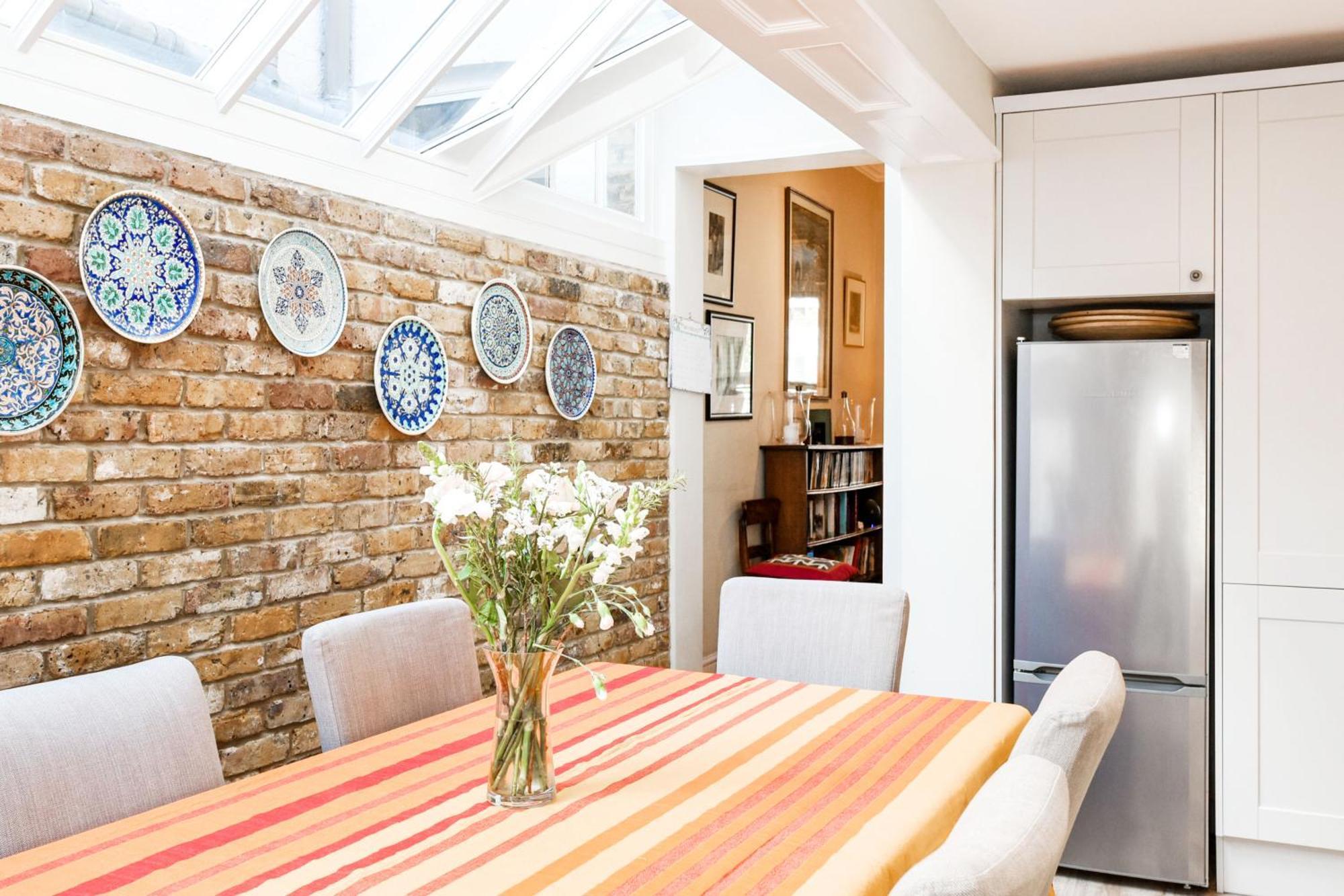 Ivy Glendarvon Street Pro-managed * London
