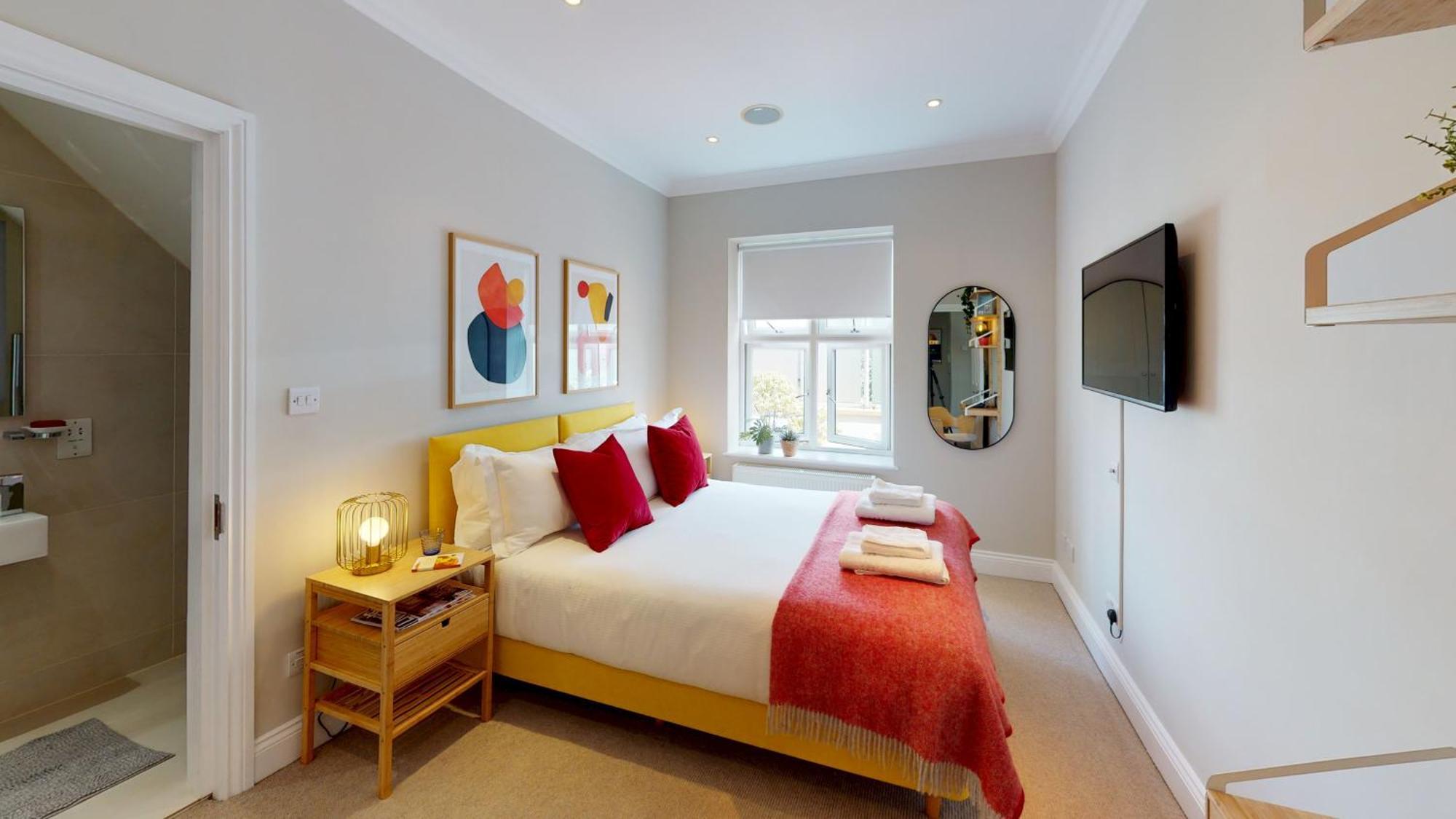 Madison Hill - White Hill House 4 - 2 Bedroom Flat Apartment