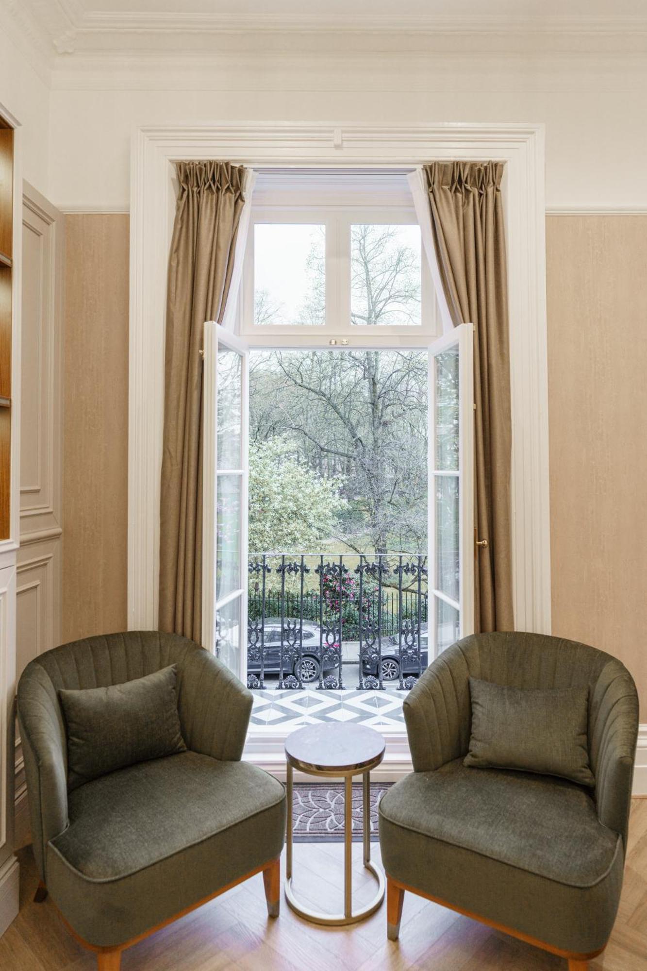 Apartment Holland Park *