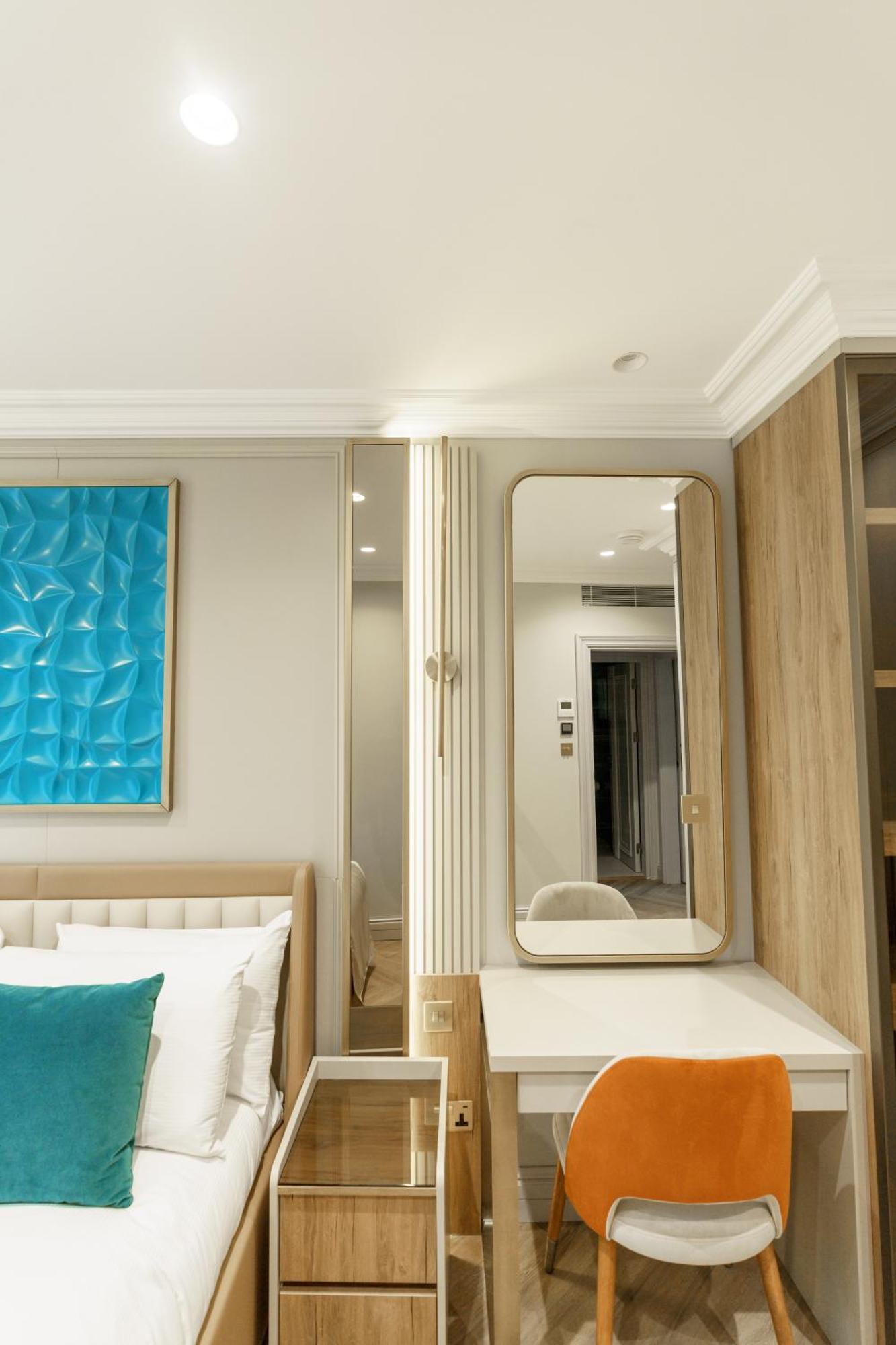 Holland Park Apartment London