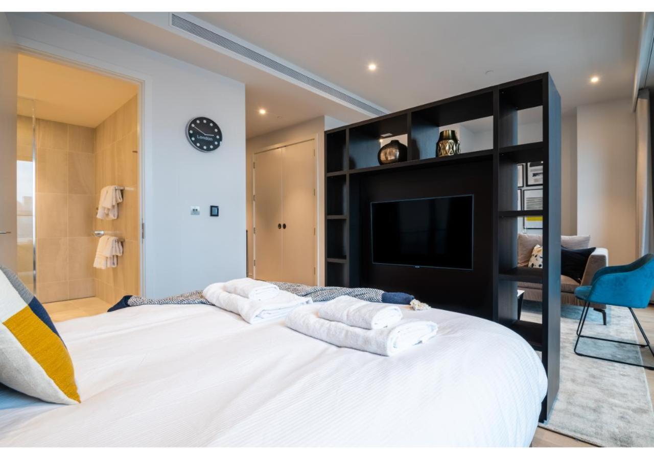 Elegant And Modern In Canary Wharf Right Next To Thames *