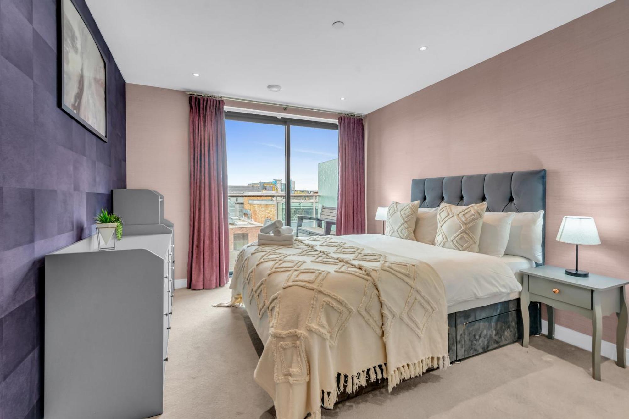 Mysquare Commercial Street Apartment