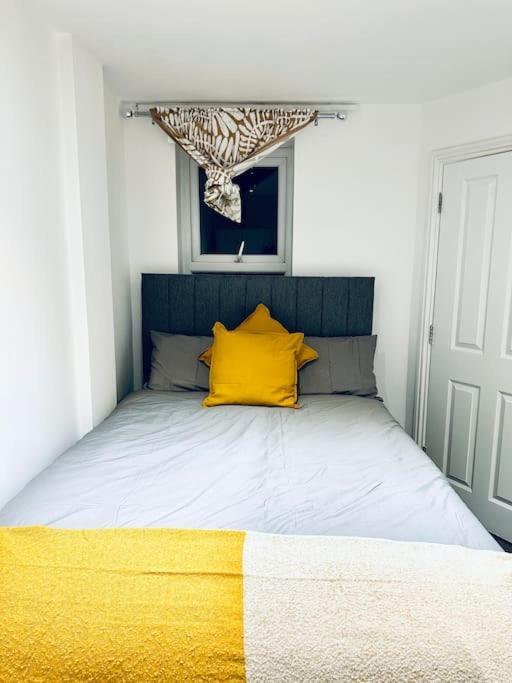 Modern 2 Bedroom Flat In Balham *