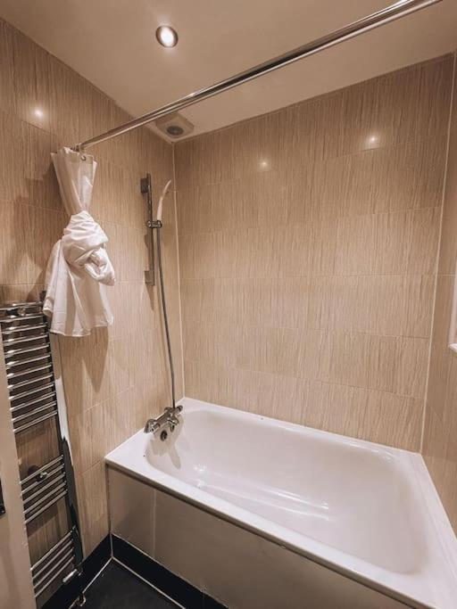 Modern 2 Bedroom Flat In Balham Apartment