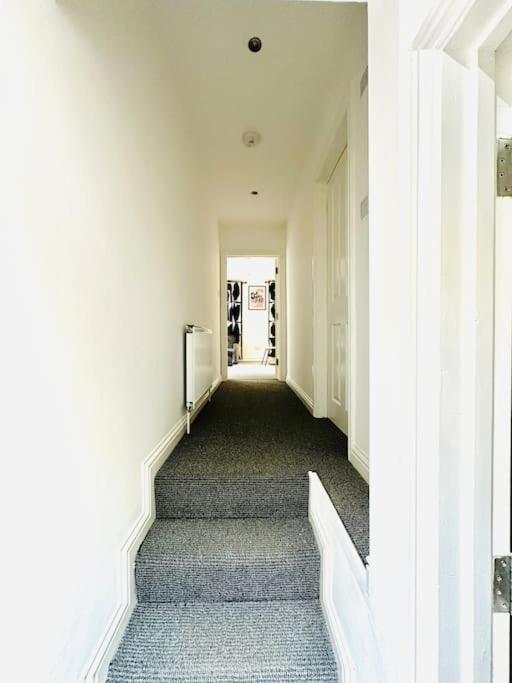 Apartment Modern 2 Bedroom Flat In Balham *