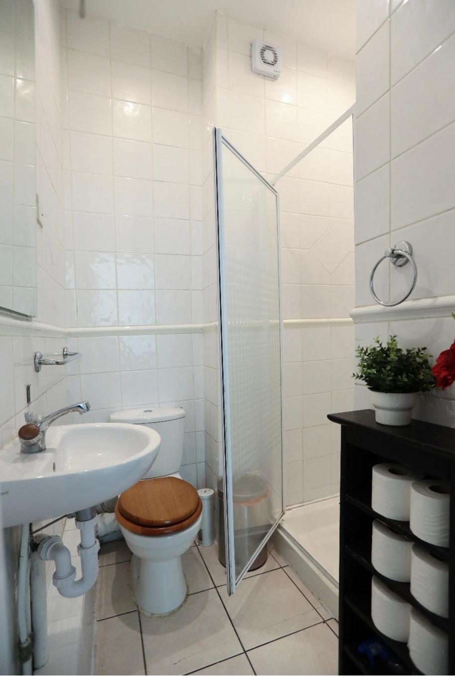 Lord Merit King's Cross Grays Road Guest house London