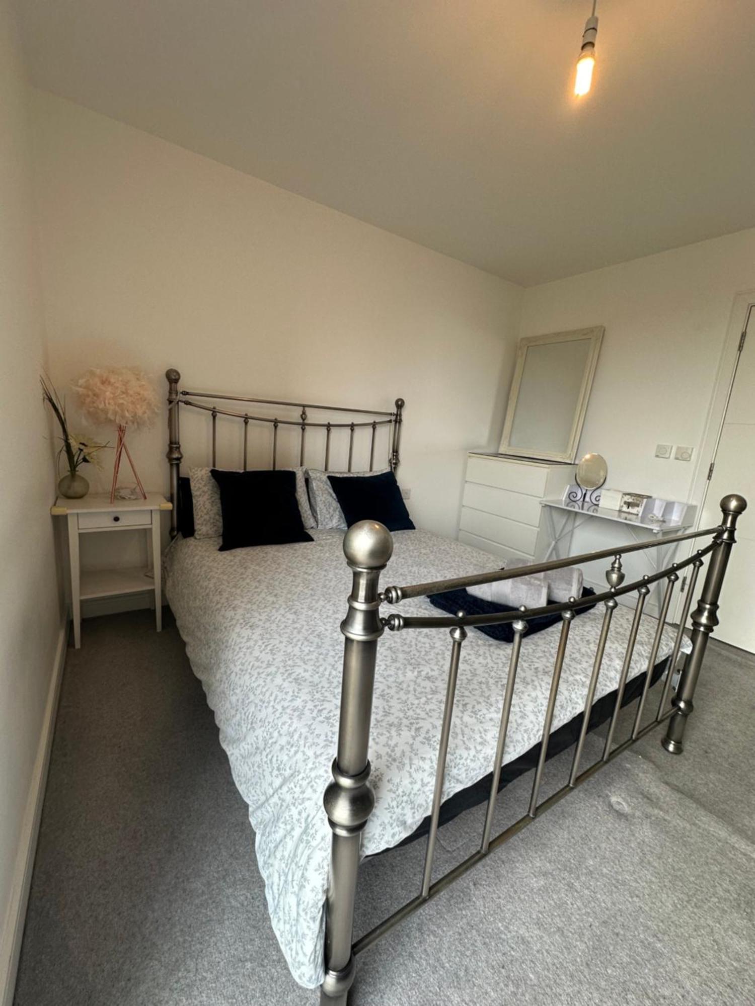 Luxury 3 Bedroom Flat In Stratford, * London