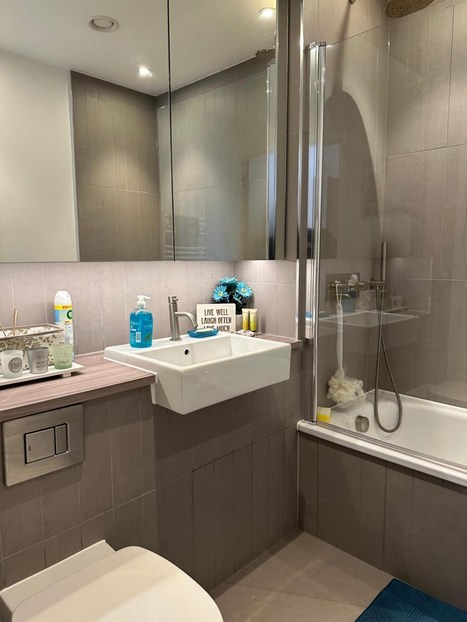 Apartment Luxury 3 Bedroom Flat In Stratford, London